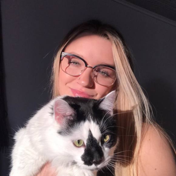 Meet your Posher, Audrey - Picture 1 of 1